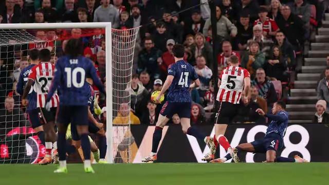 包含切尔西迎意甲关键赛；赛前回应争议；球迷炸锅；身体对抗强度拉满的词条